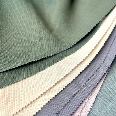 Tessuti di poliestere 100% tessuti di poliestere per abbigliamento femminile Larghezza 59