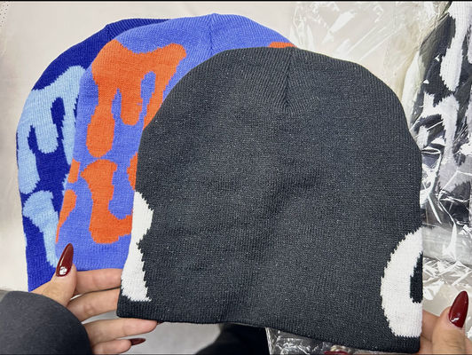 Dom Style 100% Acrilico Jacquard Inverno Custom tessuto Pom Pom Beanie cappello per i giorni freddi
