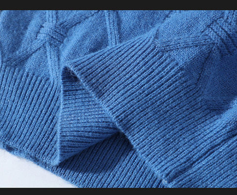 Pullover da collo per uomini a maglia con tessuti spessi e patchwork in inverno