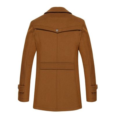 Cappotto di lana da uomo a colletto a doppio strato con tessuto di lana e decorazioni d'epoca